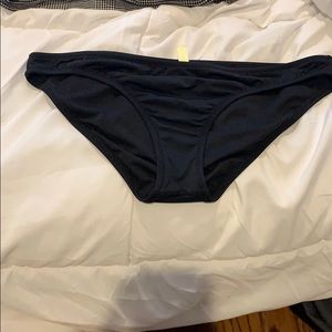 Raisins brand Black size L bikini bottoms